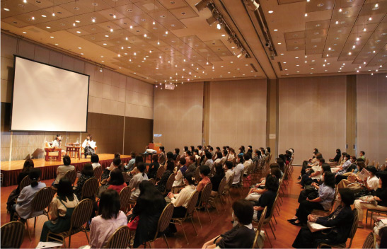 湘南の海を見渡す鎌倉プリンスホテルの広々としたホールで行われた基調講演