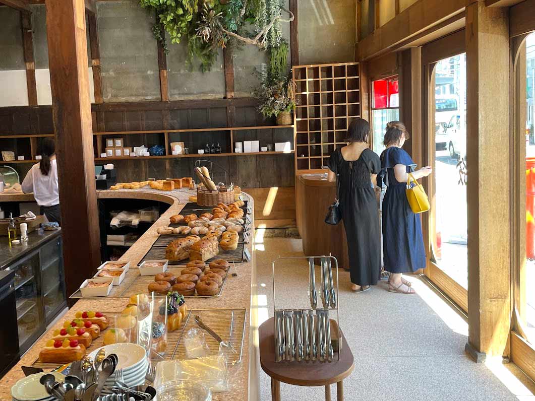 【編集部日誌】パンとコーヒーを味わえる話題の人気店が由比ヶ浜に登場！