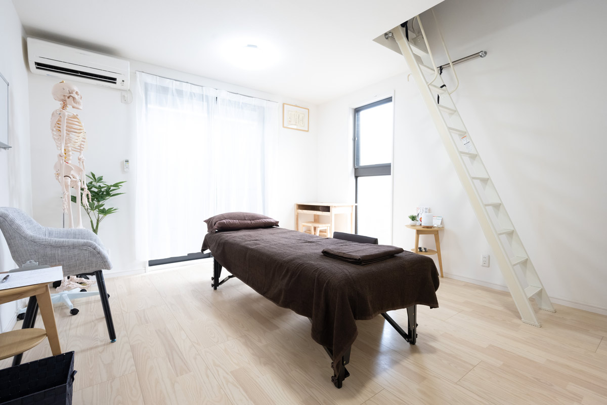 鎌倉駅ちか。毎日夜9時まで！「腰の不調」に 注力する整体院