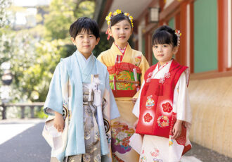 葉山郷総鎮守 森戸大明神で七五三、着付けから祈祷まで。7,8月は現地で予約会